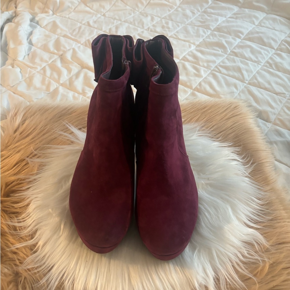 GIANNI BINI LADIES BURGUNDY SUEDE ANKLE HEEL BOOT.